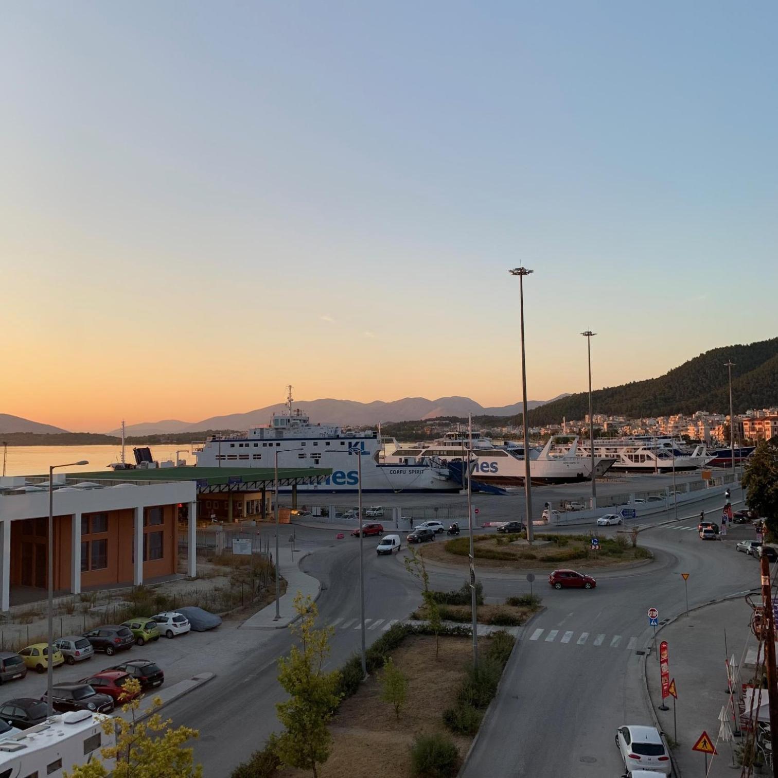 Lilium Luxury Apartment Igoumenitsa Exteriör bild